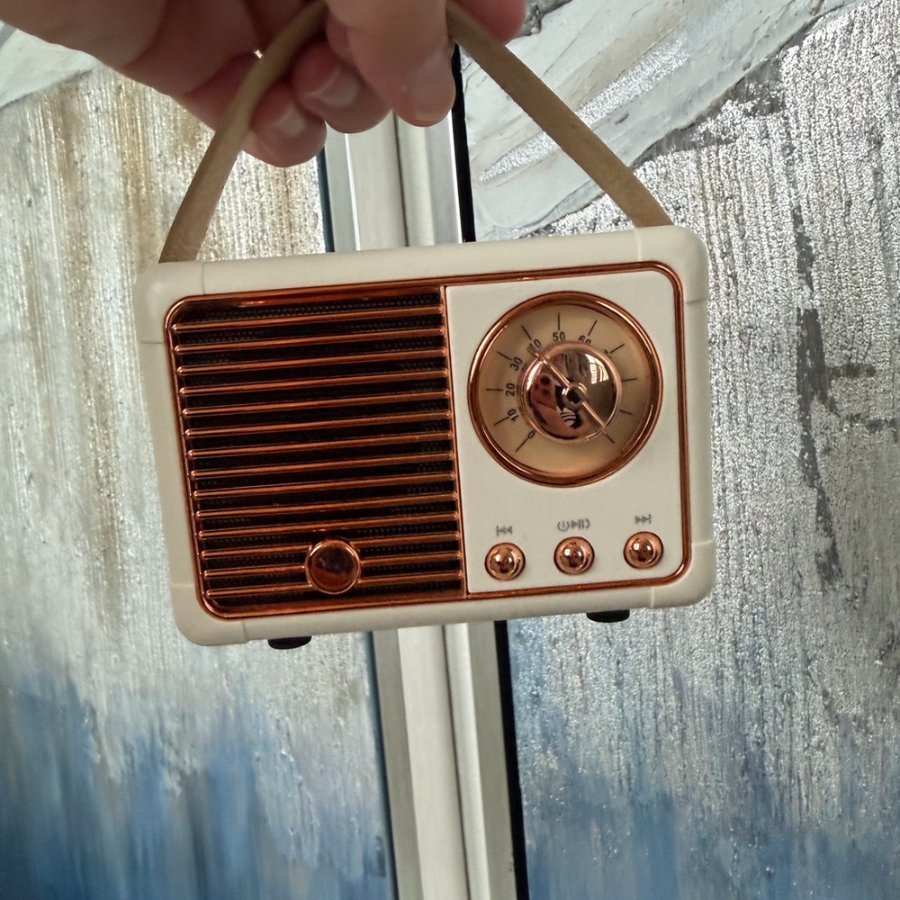 Bluetooth speaker rechargeable